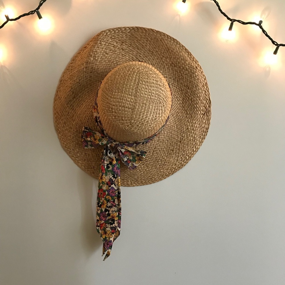 Vintage Hawaiian Mickey Mouse sun hat